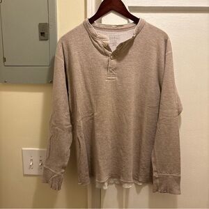 Vintage men’s LL Bean Beige Long Sleeve Henley Shirt size Large